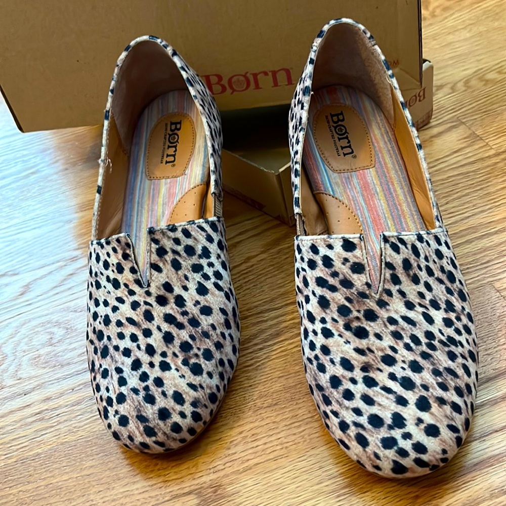 Women’s Born Slip On Flat Sebra Leopard Size 9
